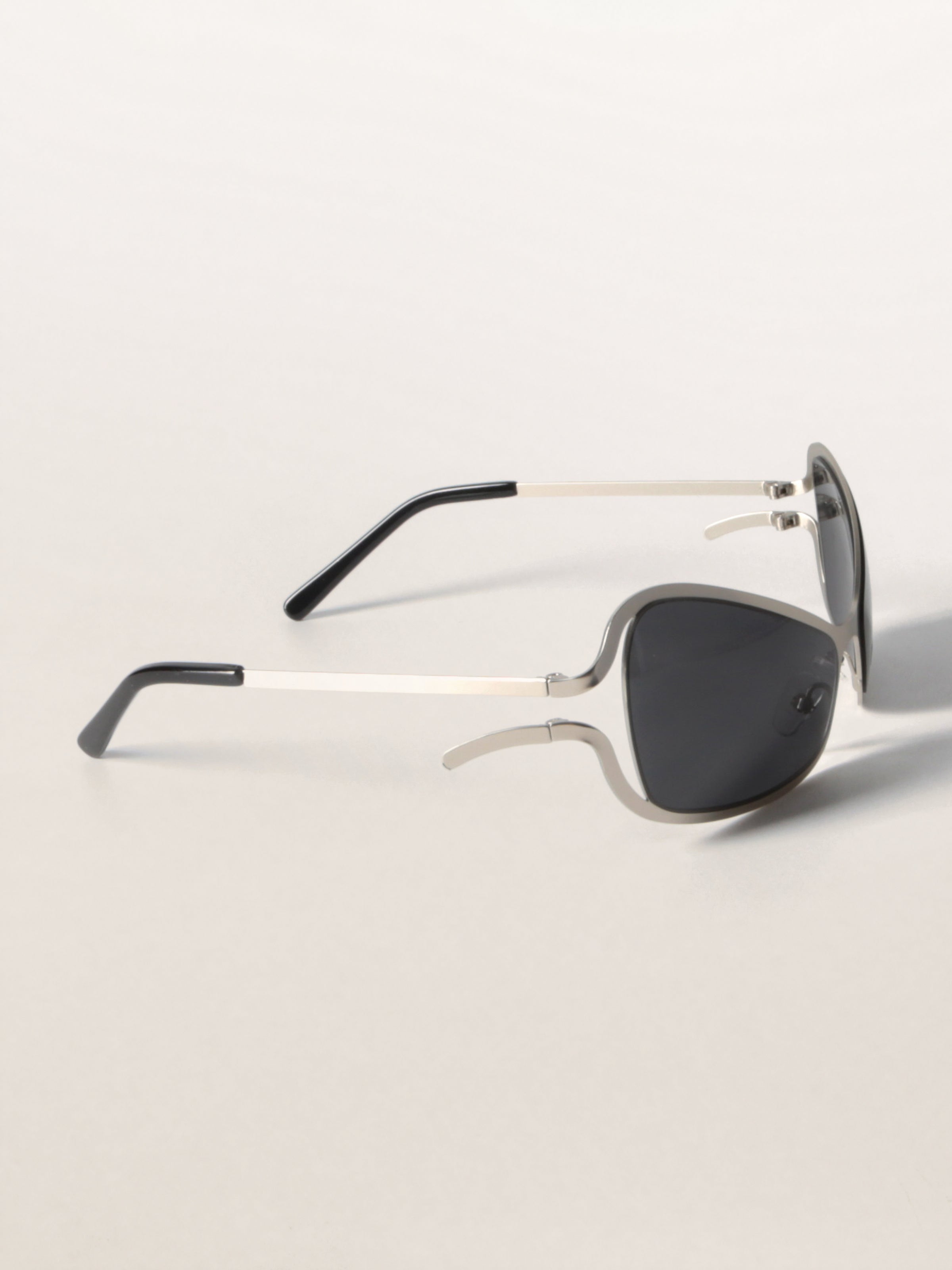 Alien-Core Wraparound Metal Sunglasses
