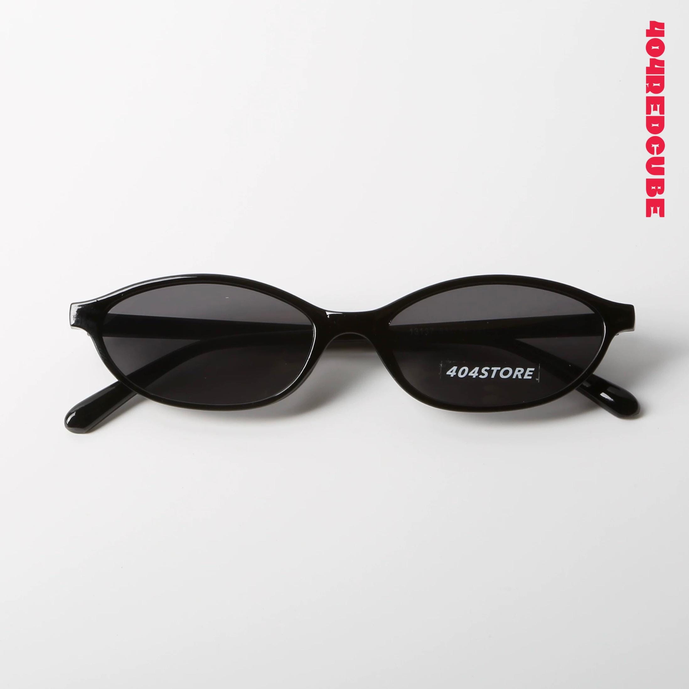 Oval Minimalist 90s Sunglasses